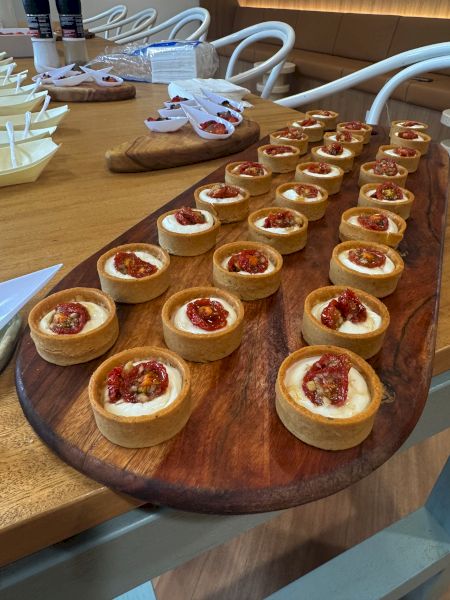 https://chefin.co/image-proxy/chef-patrick-dugo-whipped-ricotta-tartlet-sun-dried-tomatoes-johnnie-walker-jus.jpg